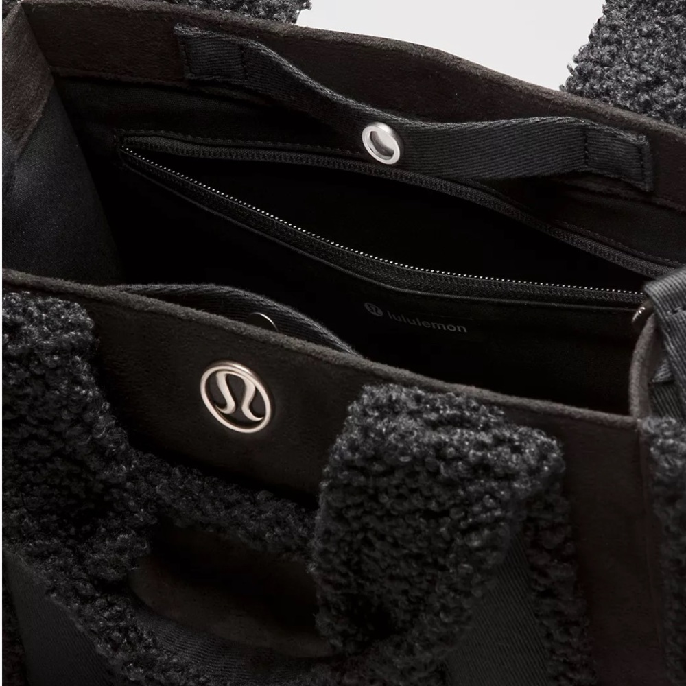 Lululemon Black Boxy Mini Tote Faux Shearling Bag - Picture 3 of 7